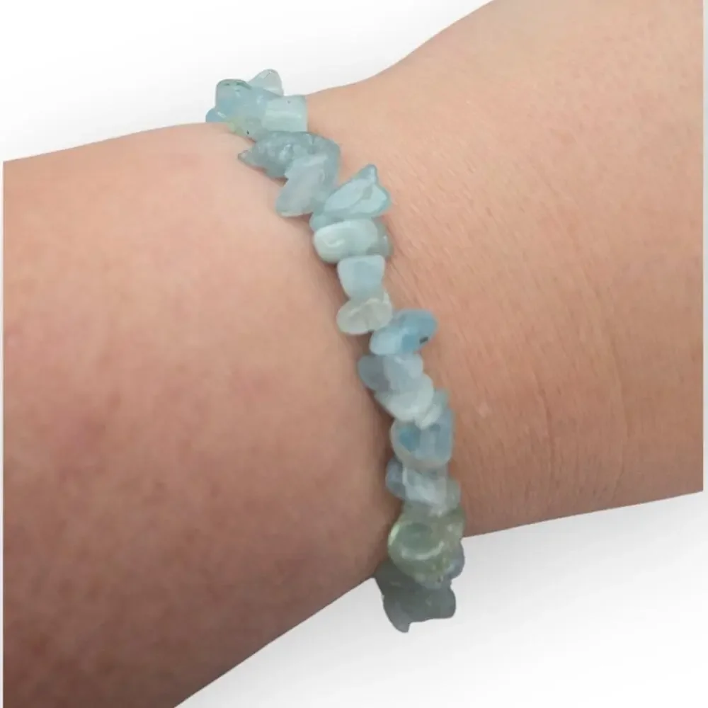 Blue Gemstone Chip Bracelet – Silver Serenity Toggle Clasp